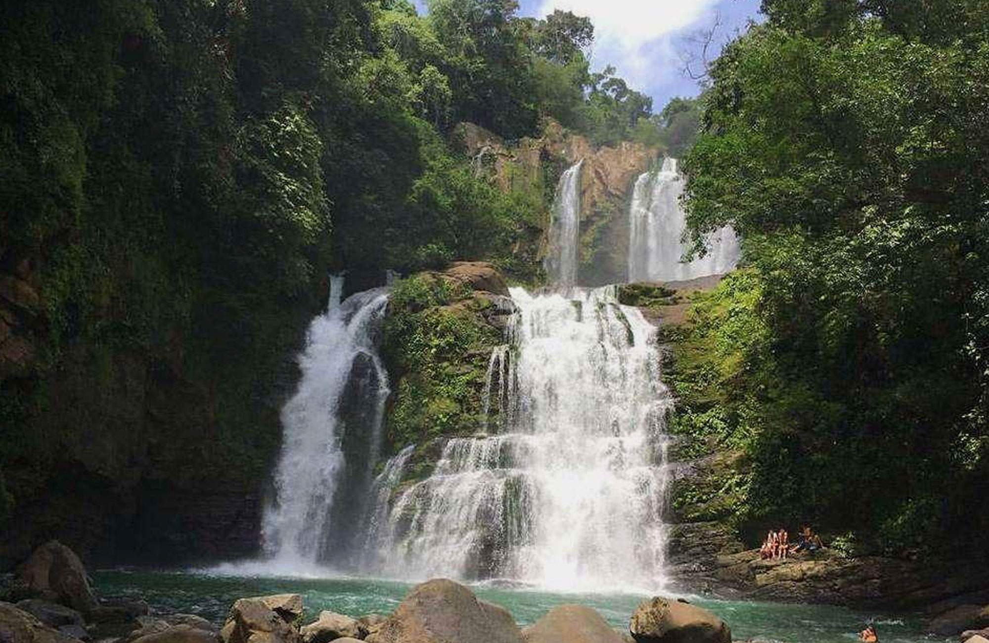 nauyaca waterfall hike